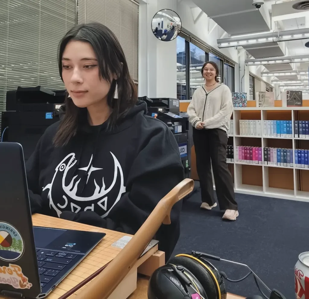 Indigenous Journalism Students at work Photo-cropped